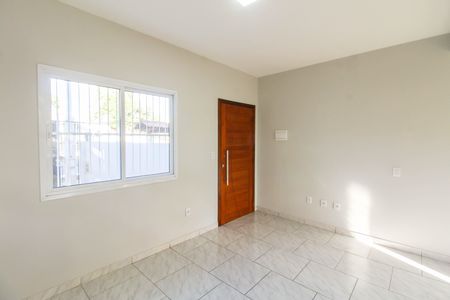 Casa para alugar com 70m², 2 quartos e 2 vagas Casa para alugar com 70m², 2 quartos e 2 vagasSala
