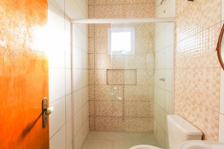 Casa para alugar com 70m², 2 quartos e 2 vagas Casa para alugar com 70m², 2 quartos e 2 vagasBanheiro