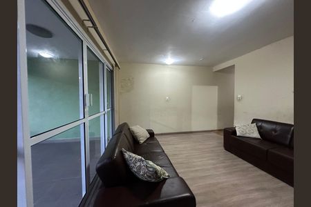 Casa à venda com 408m², 3 quartos e 5 vagasSala 1