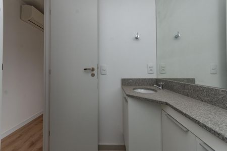 Apartamento à venda com 54m², 2 quartos e 1 vaga Apartamento à venda com 54m², 2 quartos e 1 vagaBanheiro da Suíte