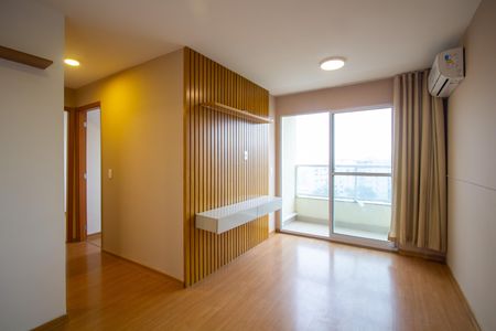 Sala de apartamento para alugar com 2 quartos, 50m² em Colubandê, São Gonçalo