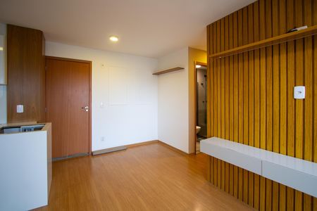 Sala de apartamento para alugar com 2 quartos, 50m² em Colubandê, São Gonçalo