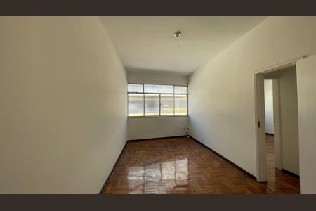 Apartamento à venda com 80m², 2 quartos e 1 vaga Apartamento à venda com 80m², 2 quartos e 1 vagaSala