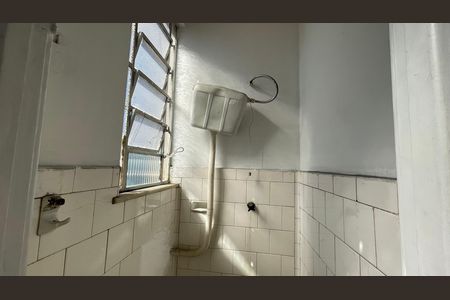 Banheiro de serviço de apartamento à venda com 2 quartos, 80m² em Jardim Guanabara, Rio de Janeiro