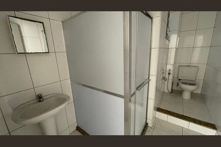 Apartamento à venda com 80m², 2 quartos e 1 vaga Apartamento à venda com 80m², 2 quartos e 1 vagaBanheiro social