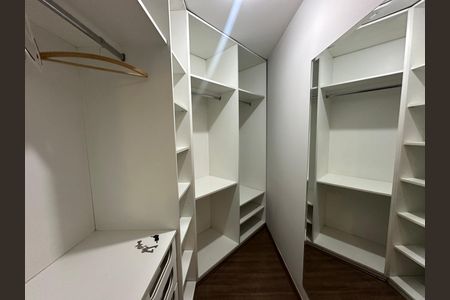 Apartamento para alugar com 144m², 3 quartos e 2 vagas Apartamento para alugar com 144m², 3 quartos e 2 vagasCloset da suíte 1