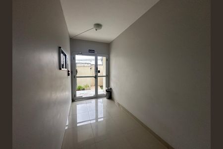 Hall de entrada de apartamento para alugar com 3 quartos, 144m² em Jardim Regina Alice, Barueri