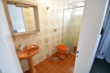 Banheiro de apartamento à venda com 1 quarto, 46m² em Botafogo, Campinas