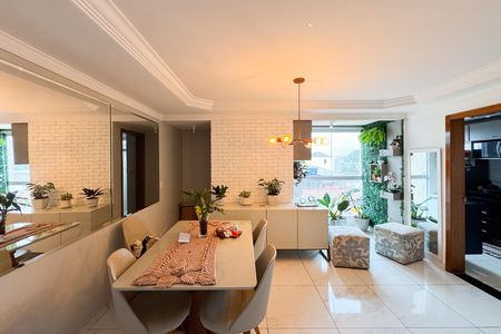 Apartamento à venda com 155m², 2 quartos e 2 vagas Apartamento à venda com 155m², 2 quartos e 2 vagasSala