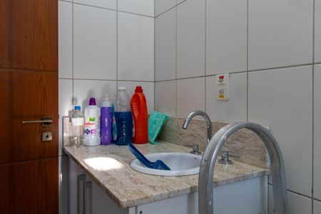 Casa à venda com 408m², 3 quartos e 4 vagasBanheiro de serviço