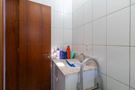 Casa à venda com 408m², 3 quartos e 4 vagasBanheiro de serviço
