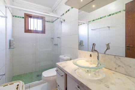 Casa à venda com 408m², 3 quartos e 4 vagasBanheiro do Quarto 2