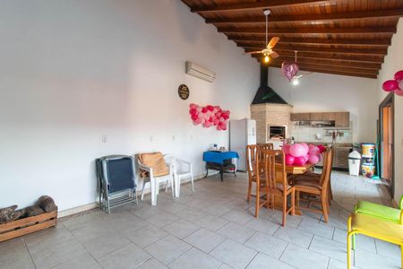 Casa à venda com 408m², 3 quartos e 4 vagasSalão de festas