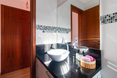 Casa à venda com 408m², 3 quartos e 4 vagasBanheiro do Quarto 3