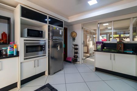 Casa à venda com 408m², 3 quartos e 4 vagasCozinha e Área de Serviço