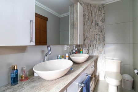 Casa à venda com 408m², 3 quartos e 4 vagasBanheiro do Quarto 1