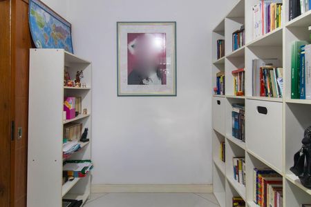 Casa à venda com 408m², 3 quartos e 4 vagasEscritório