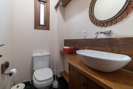 Casa à venda com 408m², 3 quartos e 4 vagasLavabo