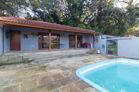 Casa à venda com 408m², 3 quartos e 4 vagasQuintal