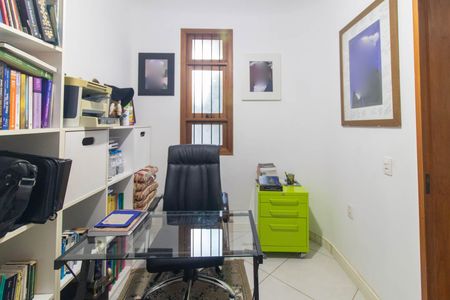 Casa à venda com 408m², 3 quartos e 4 vagasEscritório