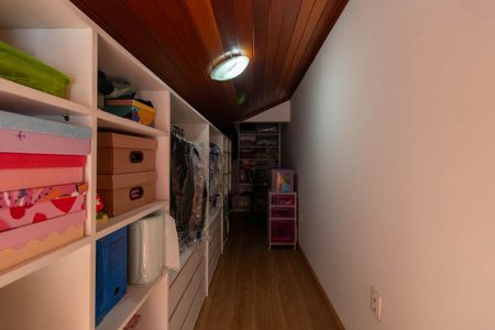 Casa à venda com 408m², 3 quartos e 4 vagasQuarto 3