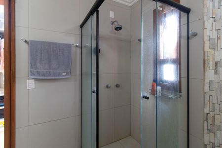 Casa à venda com 408m², 3 quartos e 4 vagasBanheiro do Quarto 1