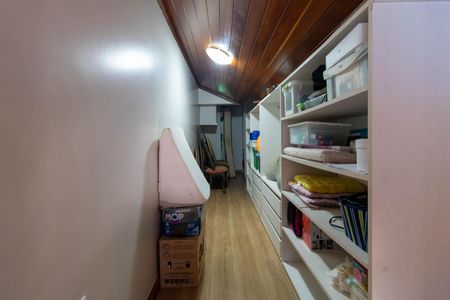 Casa à venda com 408m², 3 quartos e 4 vagasQuarto 2