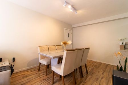 Apartamento à venda com 74m², 2 quartos e 1 vaga Apartamento à venda com 74m², 2 quartos e 1 vagaSala de Jantar