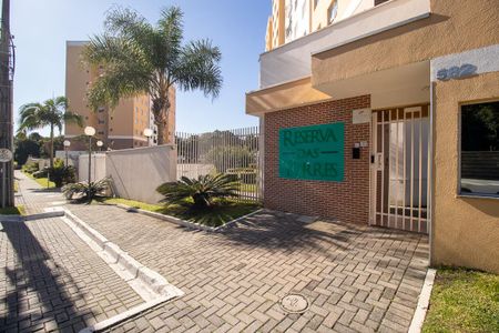 Fachada do bloco de apartamento à venda com 2 quartos, 74m² em Uberaba, Curitiba