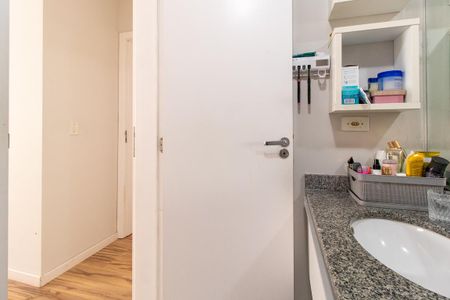 Apartamento à venda com 74m², 2 quartos e 1 vaga Apartamento à venda com 74m², 2 quartos e 1 vagaBanheiro da Suíte