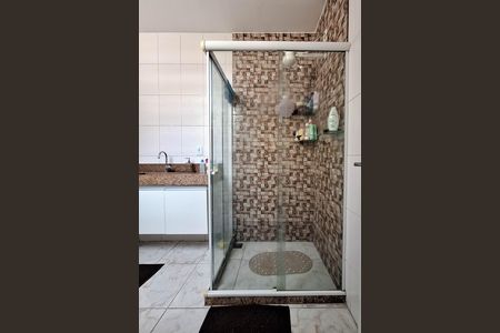 Banheiro de apartamento à venda com 2 quartos, 46m² em Centro, Niterói
