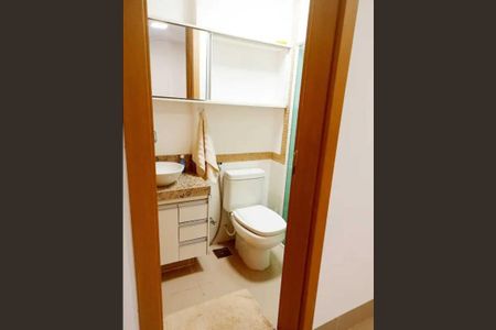 Banheiro de apartamento para alugar com 1 quarto, 39m² em Morada da Colina, Uberlândia