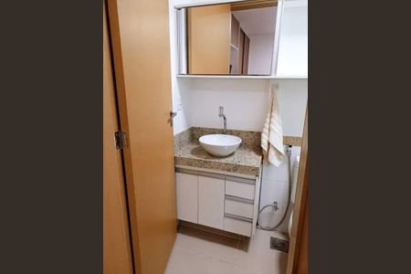 Banheiro de apartamento para alugar com 1 quarto, 39m² em Morada da Colina, Uberlândia