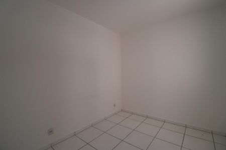 Quarto 2 - Suíte de apartamento para alugar com 2 quartos, 55m² em Residencial Lago Azul, Uberlândia