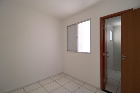 Quarto 2 - Suíte de apartamento para alugar com 2 quartos, 55m² em Residencial Lago Azul, Uberlândia