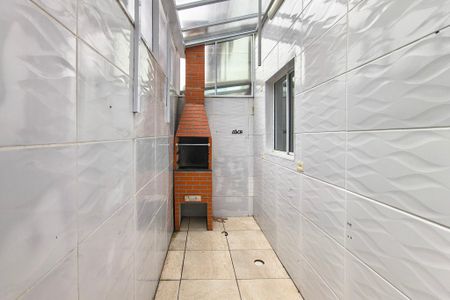 Casa de condomínio para alugar com 68m², 2 quartos e 1 vagaQuintal