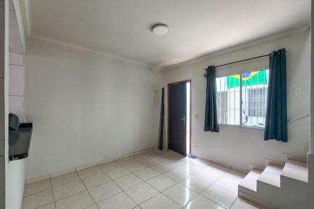 Sala de casa de condomínio para alugar com 2 quartos, 68m² em Sítio do Campo, Praia Grande