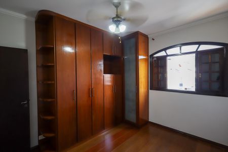 Casa para alugar com 205m², 3 quartos e 5 vagas Casa para alugar com 205m², 3 quartos e 5 vagasQuarto 3