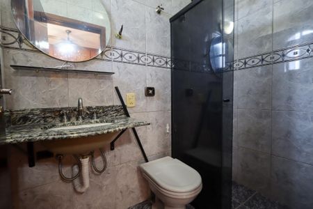 Casa para alugar com 205m², 3 quartos e 5 vagas Casa para alugar com 205m², 3 quartos e 5 vagasBanheiro da Suíte
