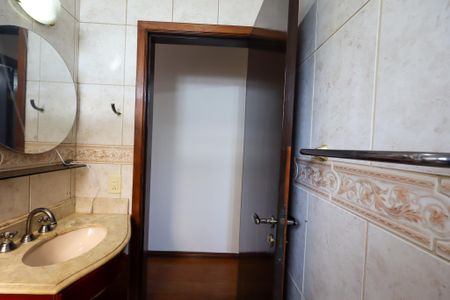 Casa para alugar com 205m², 3 quartos e 5 vagas Casa para alugar com 205m², 3 quartos e 5 vagasBanheiro Social