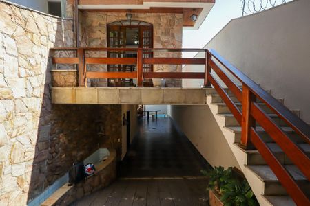 Casa para alugar com 205m², 3 quartos e 5 vagas Casa para alugar com 205m², 3 quartos e 5 vagasGaragem