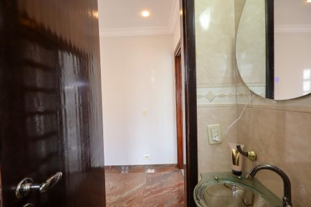 Lavabo de casa para alugar com 3 quartos, 205m² em Jardim Nosso Lar, São Paulo