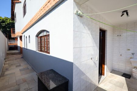 Área de Serviço de casa para alugar com 3 quartos, 205m² em Jardim Nosso Lar, São Paulo