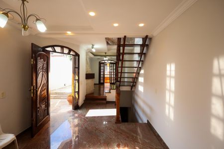 Casa para alugar com 205m², 3 quartos e 5 vagas Casa para alugar com 205m², 3 quartos e 5 vagasSala de jantar