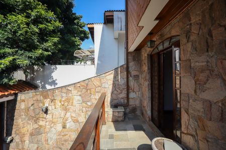 Casa para alugar com 205m², 3 quartos e 5 vagas Casa para alugar com 205m², 3 quartos e 5 vagasVaranda sala