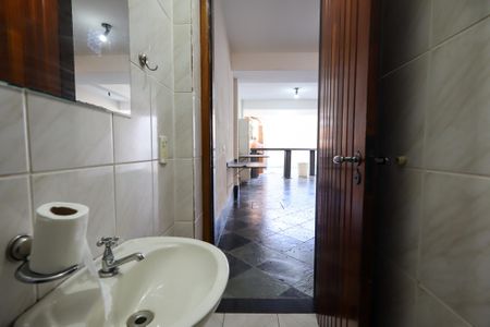 Casa para alugar com 205m², 3 quartos e 5 vagas Casa para alugar com 205m², 3 quartos e 5 vagasBanheiro de serviço