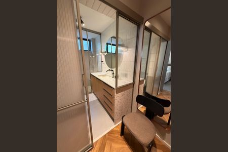 Apartamento à venda com 114m², 2 quartos e 1 vaga Apartamento à venda com 114m², 2 quartos e 1 vagaBanheiro