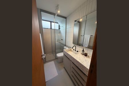 Apartamento à venda com 114m², 2 quartos e 1 vaga Apartamento à venda com 114m², 2 quartos e 1 vagaBanheiro