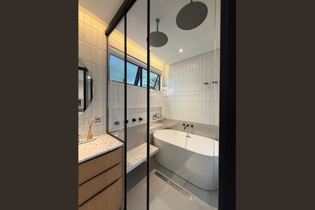 Apartamento à venda com 114m², 2 quartos e 1 vaga Apartamento à venda com 114m², 2 quartos e 1 vagaBanheiro
