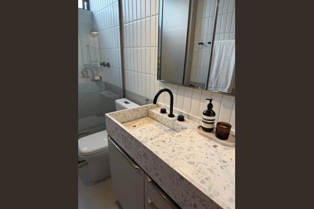Apartamento à venda com 114m², 2 quartos e 1 vaga Apartamento à venda com 114m², 2 quartos e 1 vagaBanheiro